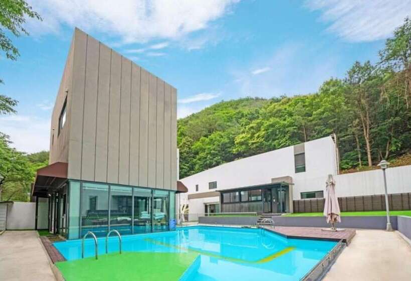 Пансион Yangpyeong Uno House Pool Villa