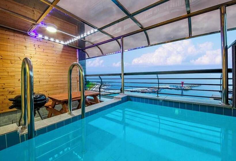 Pensão Pohang Blue Hill Pool Villa