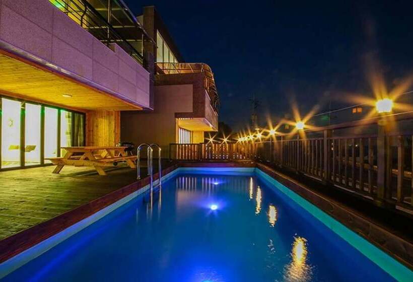 Pensão Pohang Blue Hill Pool Villa