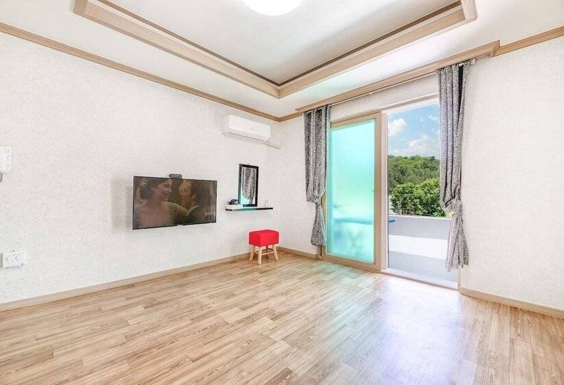 Samcheok Greenhyang Pension