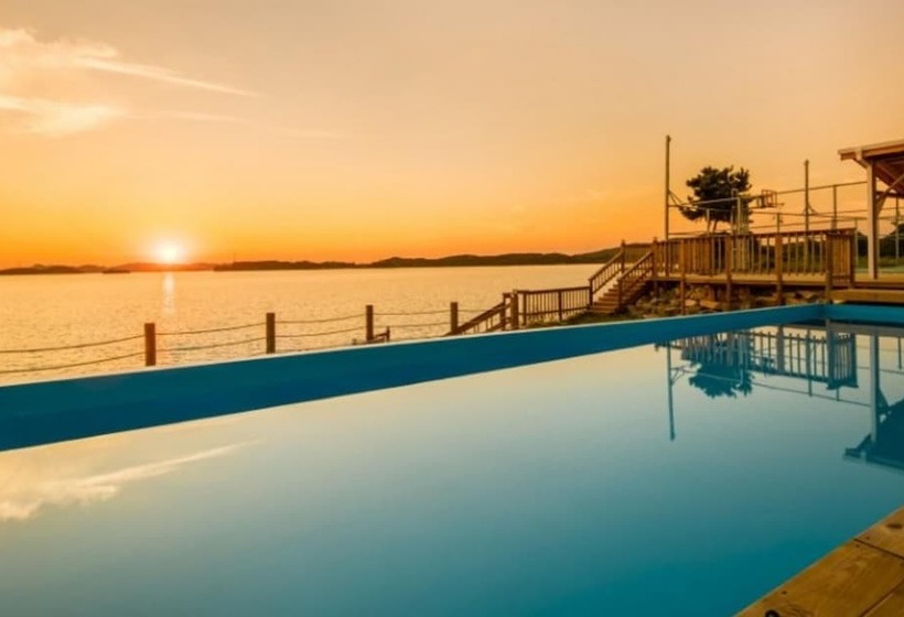 Seosan Badasarang Pension Town