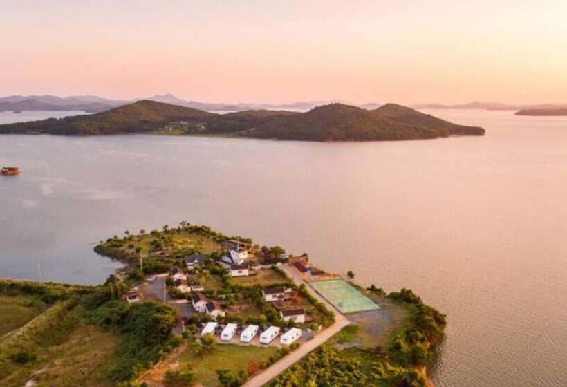 Seosan Badasarang Pension Town