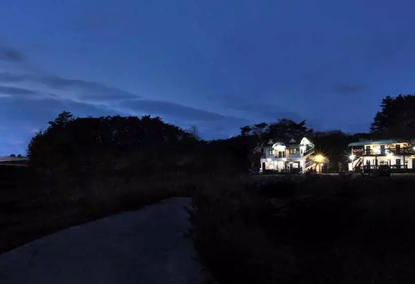 Taean Healing House Pension