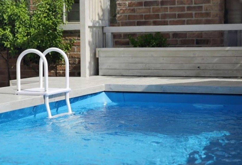 Taean Napoli Pension