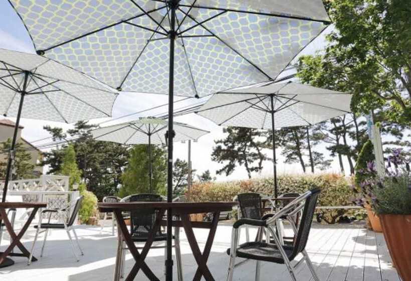 Taean Napoli Pension