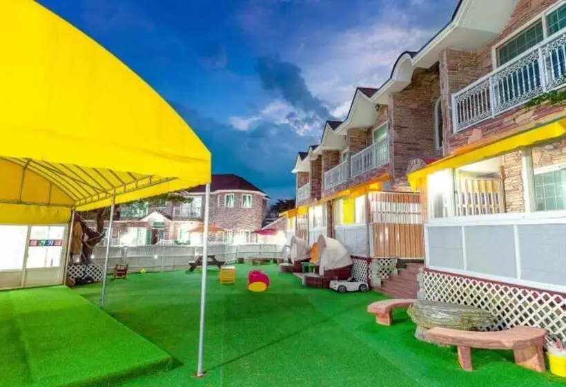 Taean Puppy Land Pension