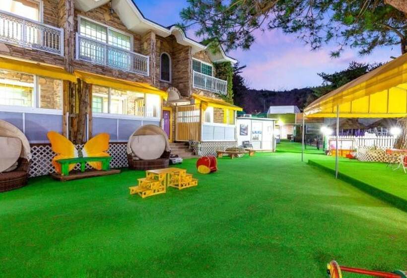 Taean Puppy Land Pension