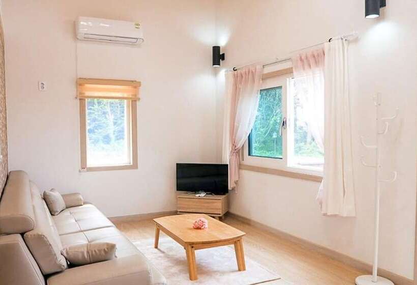 Yangyang Mono Tree Pension