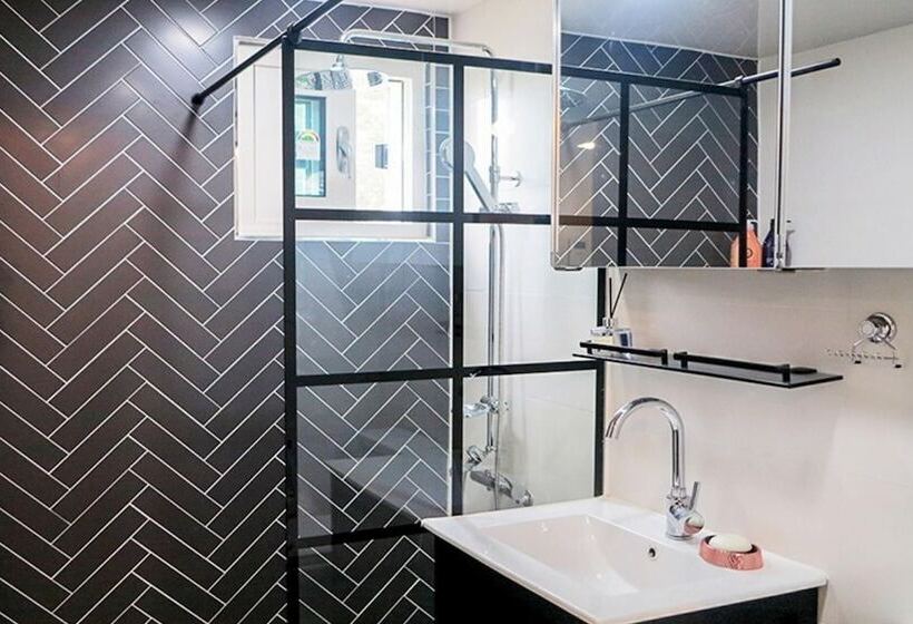 Yangyang Mono Tree Pension