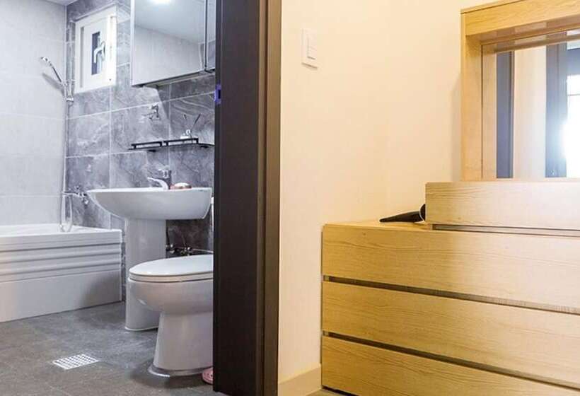 Yangyang Mono Tree Pension