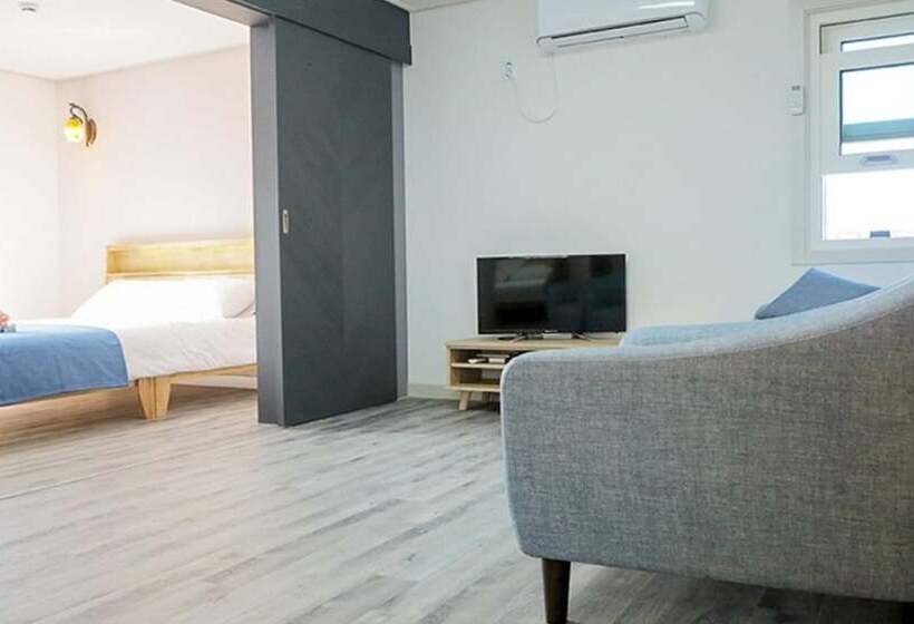 Yangyang Mono Tree Pension