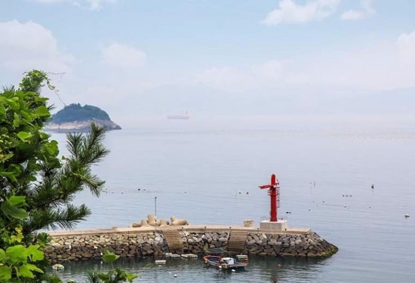 Yeosu Hayanjeongwon Pension