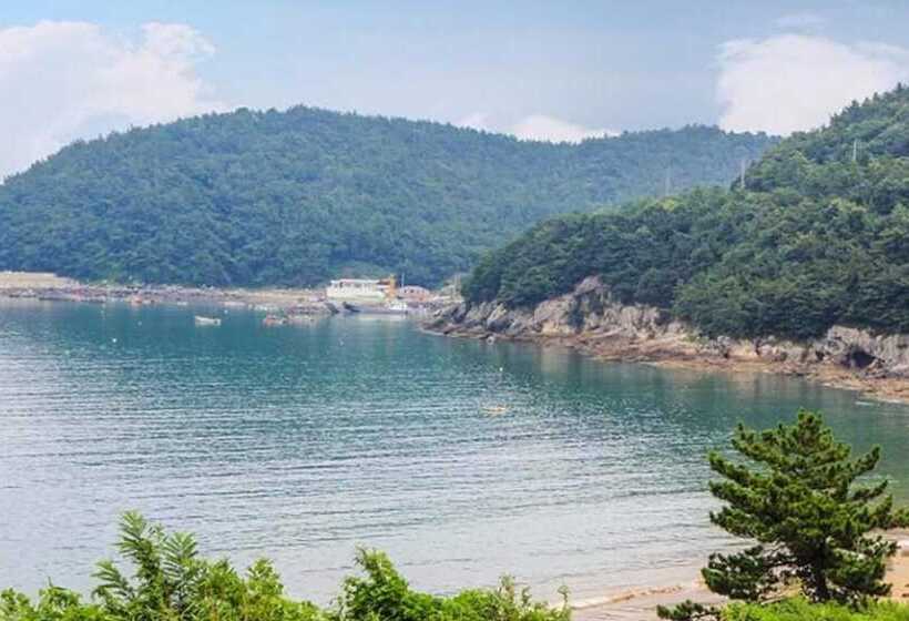 Yeosu Hayanjeongwon Pension