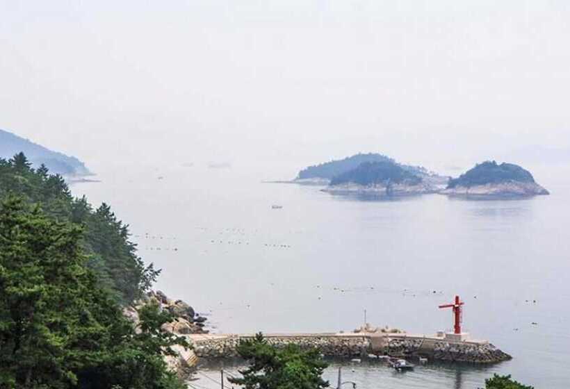 Yeosu Hayanjeongwon Pension