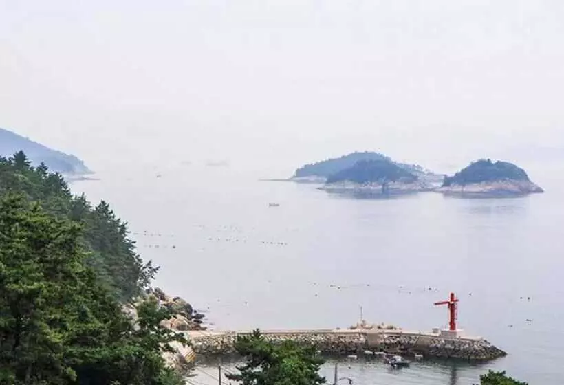 Yeosu Hayanjeongwon Pension