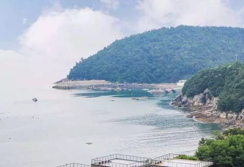 Yeosu Hayanjeongwon Pension