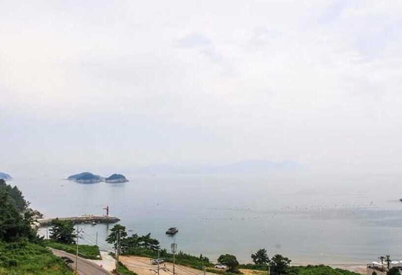 Yeosu Hayanjeongwon Pension