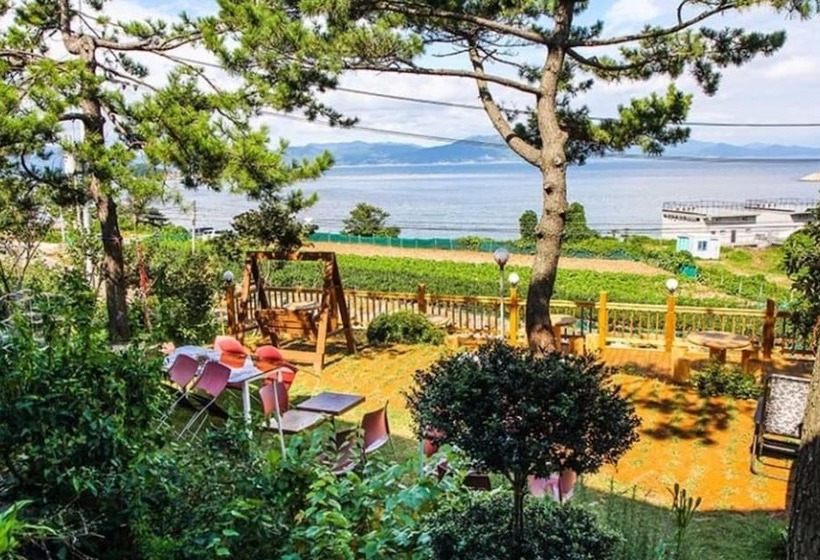 Yeosu Hayanjeongwon Pension