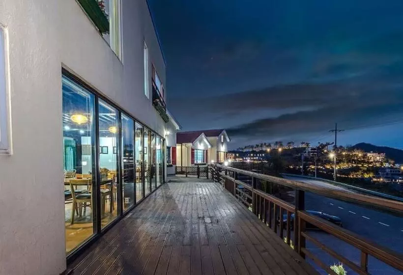 Yeosu Maison Blanche Pension