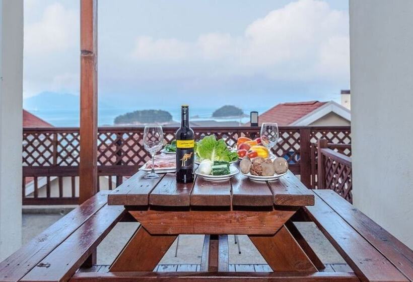 Yeosu Maison Blanche Pension