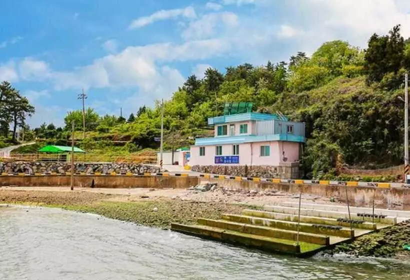 Yeosu Namdo Pension