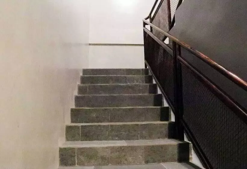 Hostel Dparagon Kerten