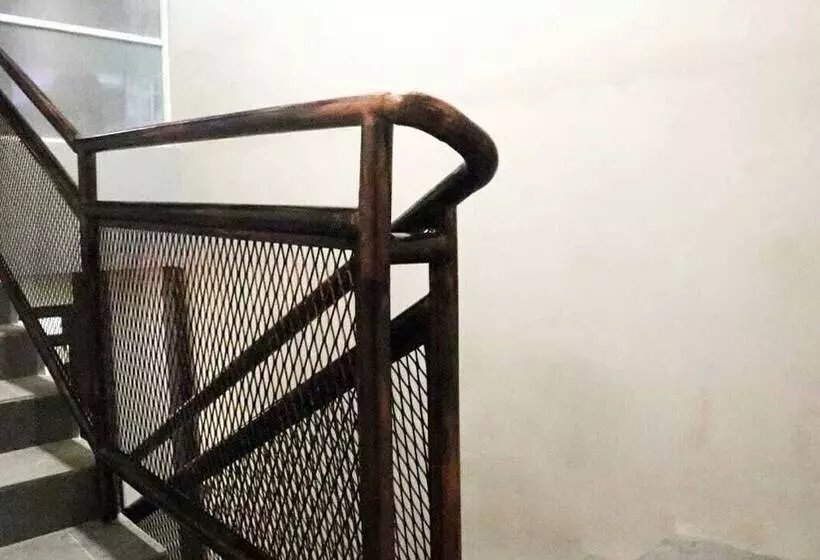 Hostel Dparagon Kerten