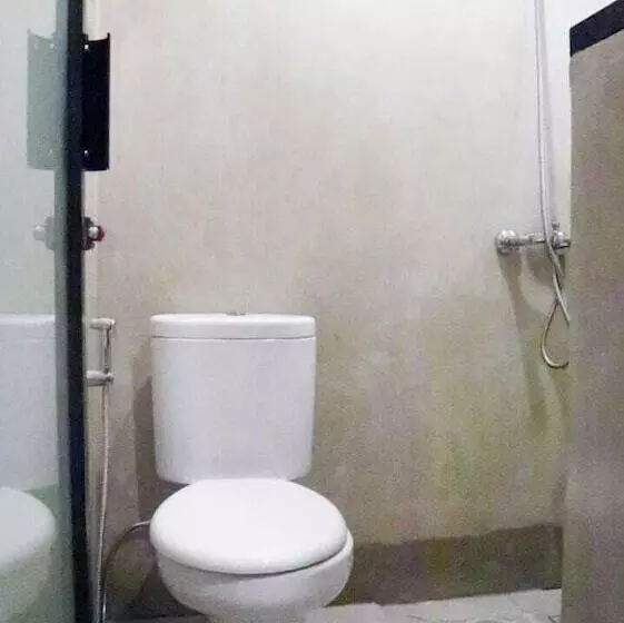 Hostel Dparagon Kerten