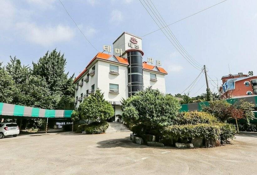 Asan Theme Park Motel