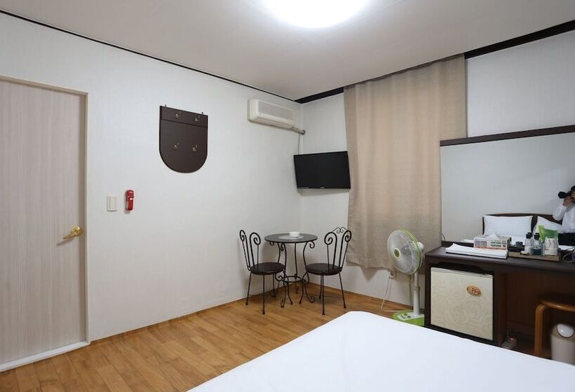 Gangneung Miseongjang Motel