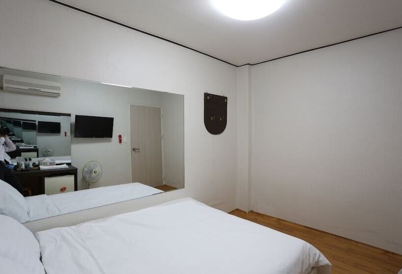 Gangneung Miseongjang Motel