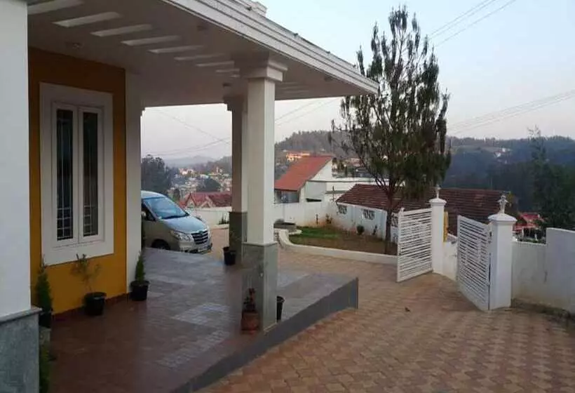 Hotelli Abode By Brown Tree Resorts