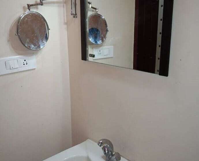 בית מלון כפרי Abode By Brown Tree Resorts