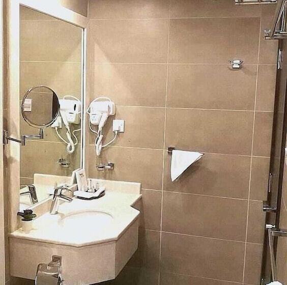 בית מלון כפרי Azard