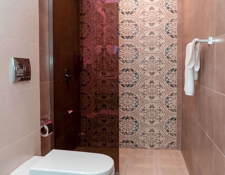 בית מלון כפרי Azard