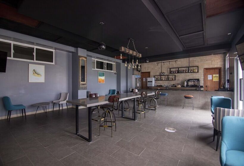 هتل Eseriani The Resort