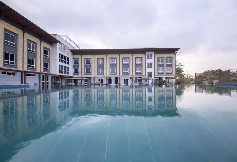 هتل Eseriani The Resort