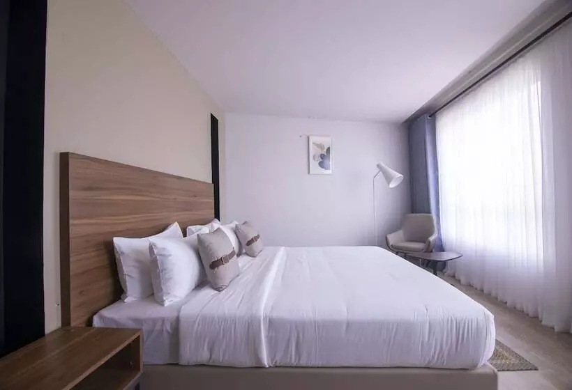 هتل Eseriani The Resort