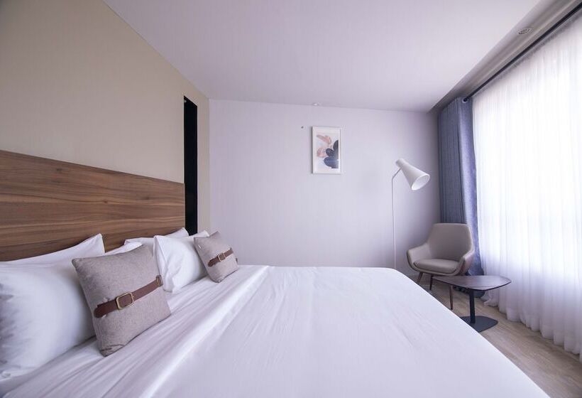 هتل Eseriani The Resort