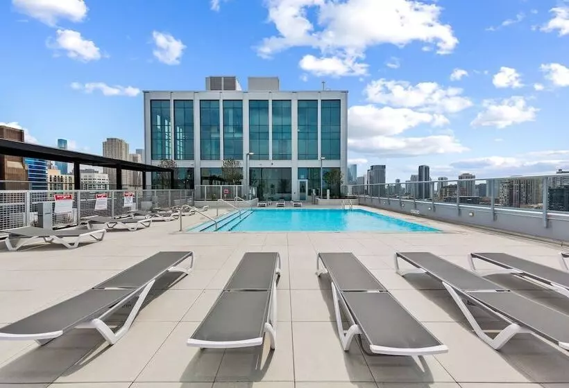 ホテル Kasa River North Chicago