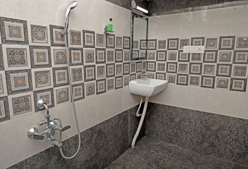 Hotel Kumaran Kudil New Family Home Stay Vl Bodinayakkanur, Theni