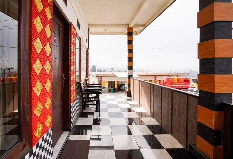 ホテル Rahayu Jawarika Bromo