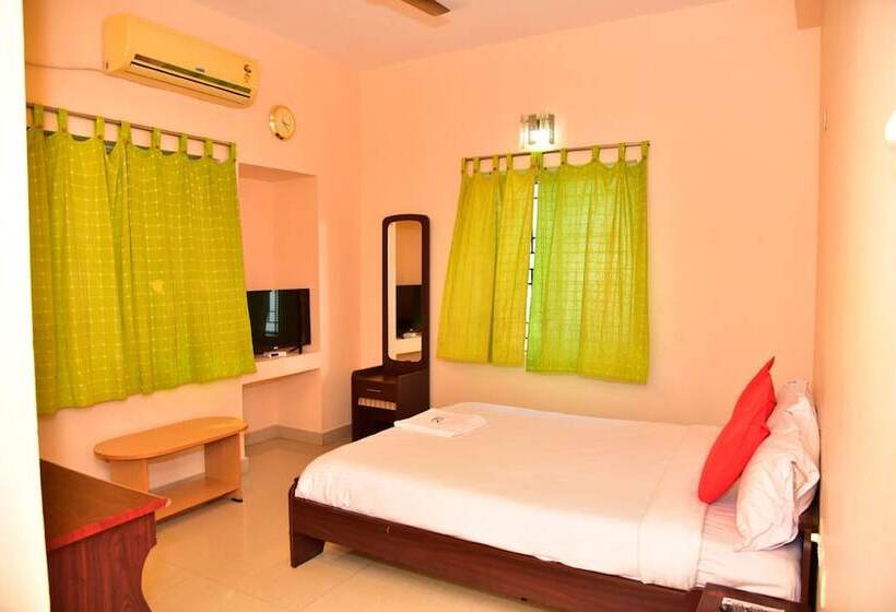 Hotel Theertha Park