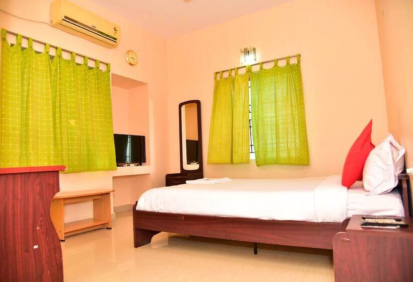 Hotel Theertha Park