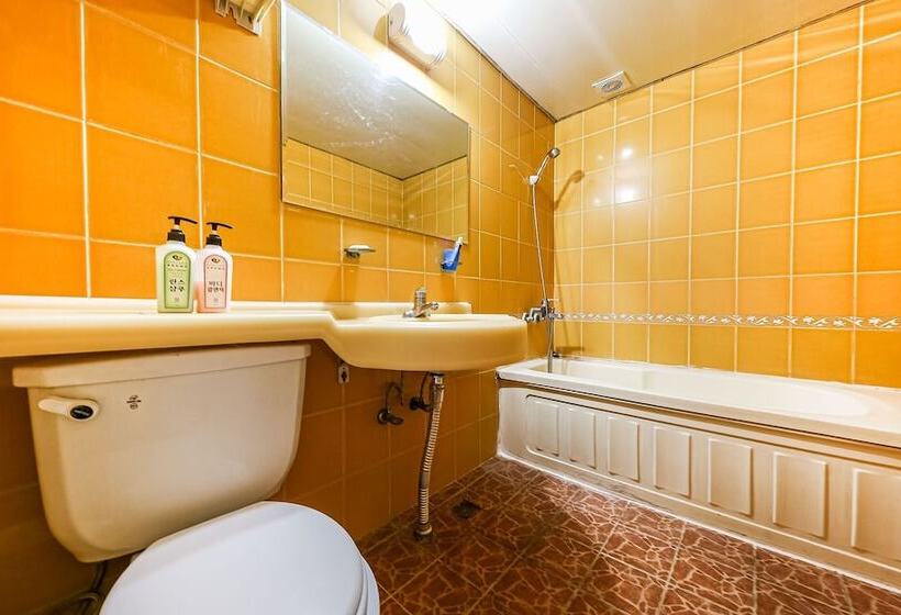 Motel Cheongju Four Seasons