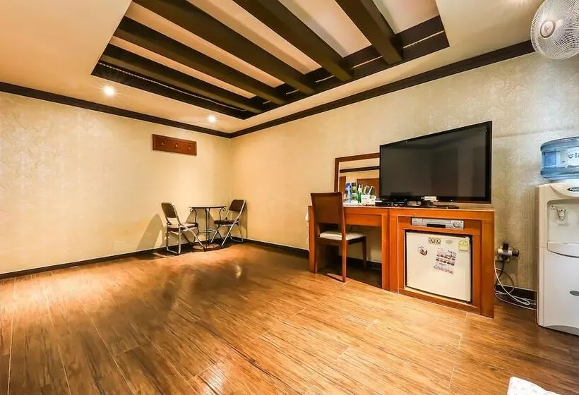 モーテル Gongju Titanic