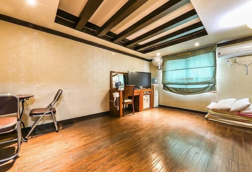 Мотель Gongju Titanic