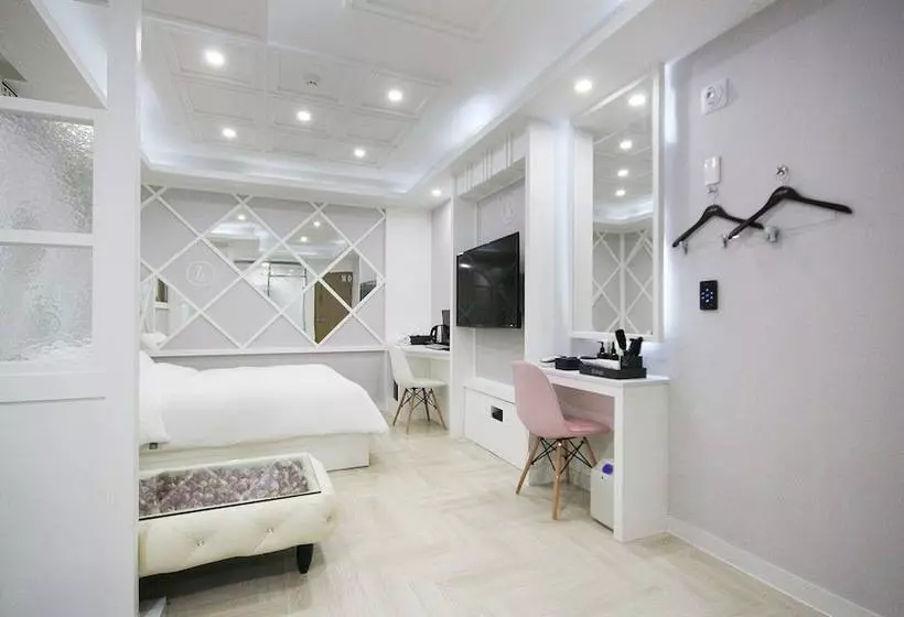 Motelli Goseong Zaza