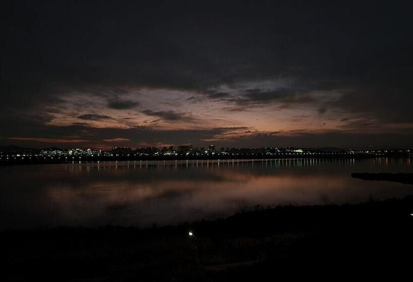 מוטל Namyangju River Beach