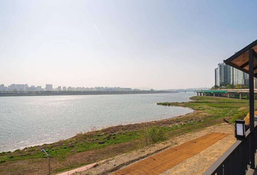 מוטל Namyangju River Beach